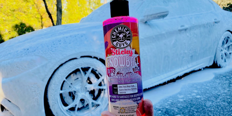 Chemical-guys-sticky-snowball-snow-foam-shampoo-473ml-actiefoto